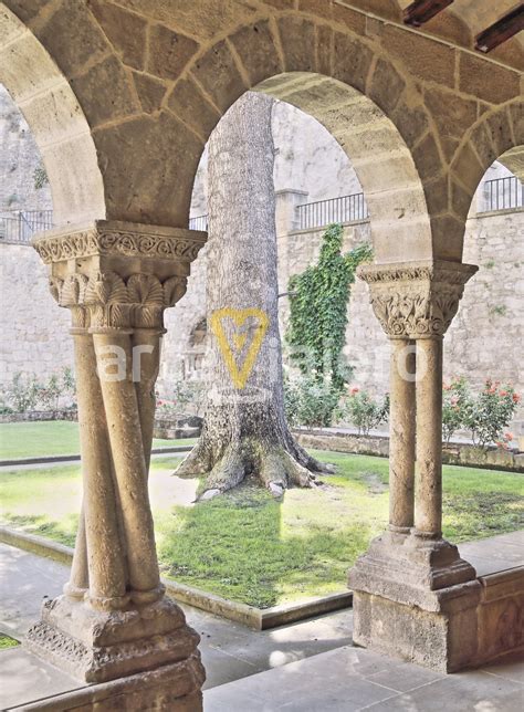 Columnas Torsadas, Claustro Románico